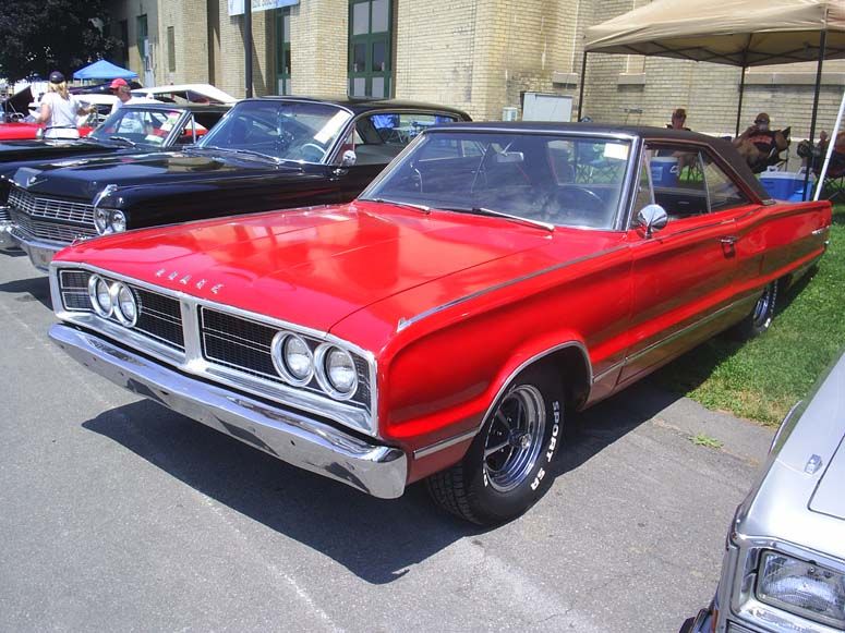 [Image: 1966Coronet-redwithblacktopandCharg.jpg]