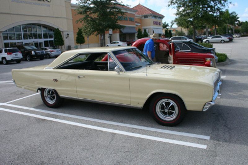 [Image: 1967Coronet-White-DCRmembercar1-frontsideview.jpg]