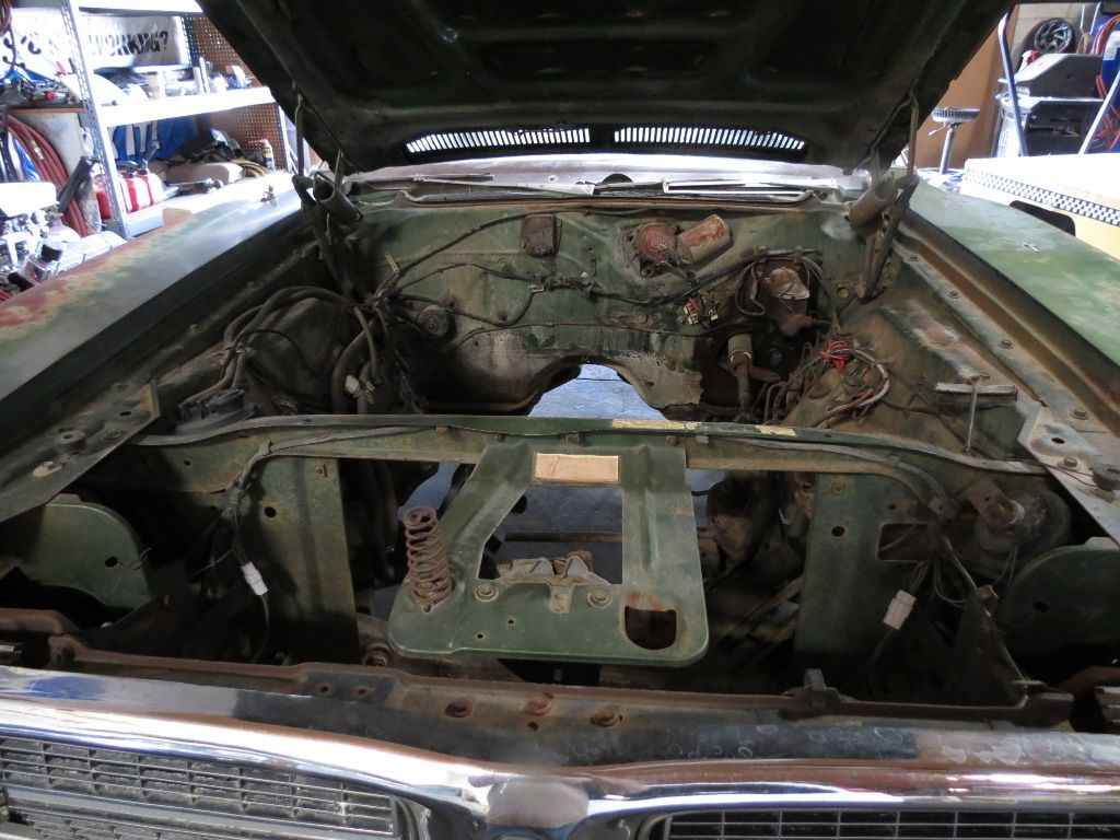 [Image: LewisMs1972DodgeCharger7-EngineCompartment.jpg]