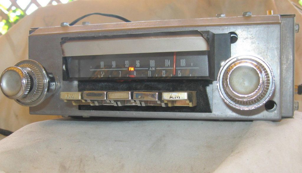 [Image: 1967DodgeAMIFMRadio1.jpg]