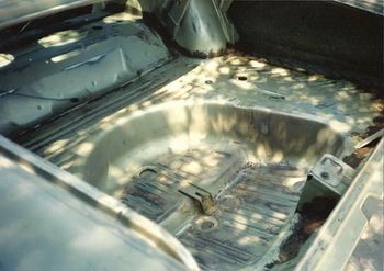 [Image: 1966Coronet-originaltrunkfloorbefor.jpg]