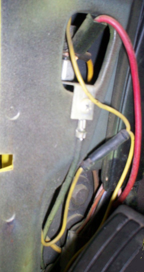 [Image: My1966Coronet500-powerwindowwiringbehind...panel3.jpg]