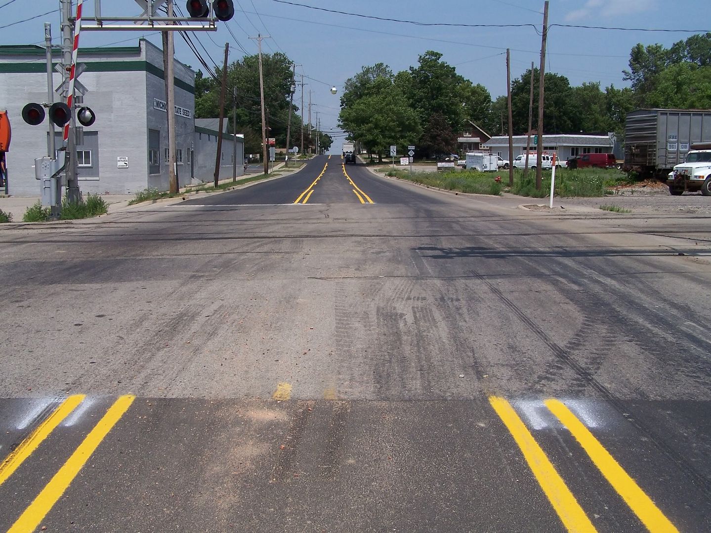 Traffic Lanes Solid Yellow Line No Passing If Solid Yellow Line Is what-does-red-dot-mean-on-google-maps-infoupdate