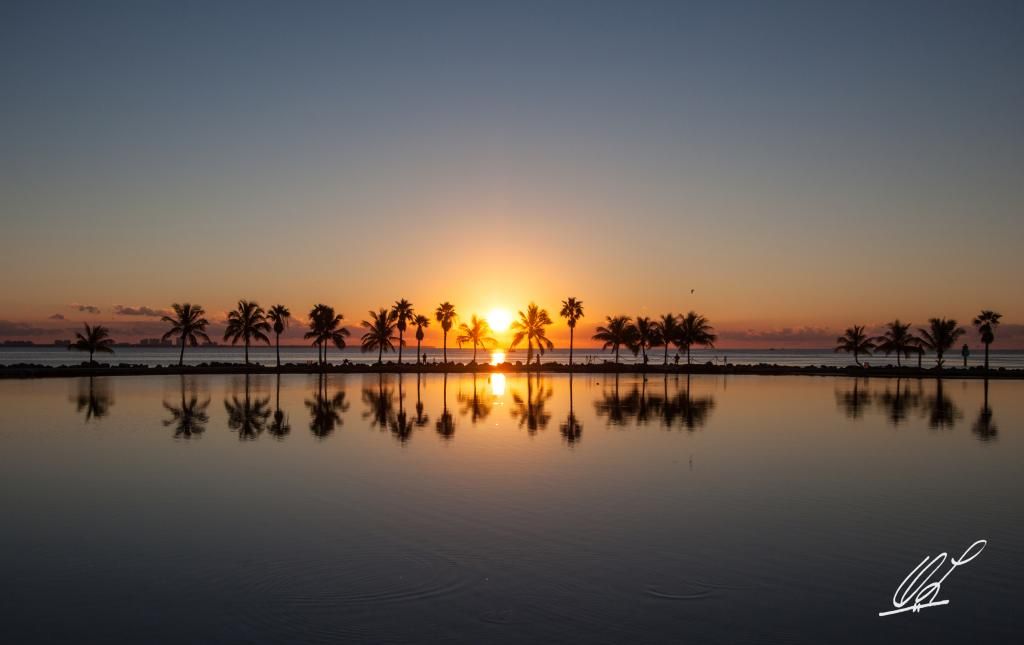 IMAGE: http://i146.photobucket.com/albums/r254/oscarl62/Sunrise/IMG_6291S_zps813575e6.jpg