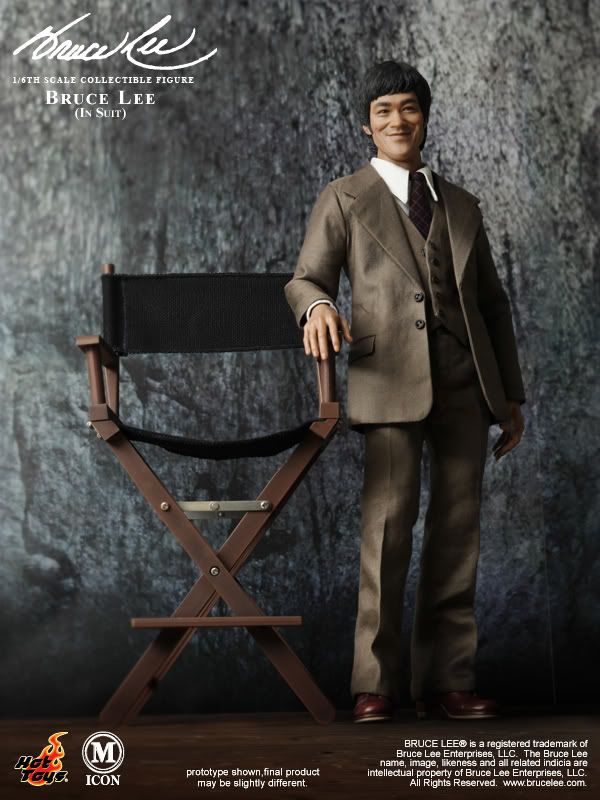 HotToys_BruceLee_InSuit_5.jpg