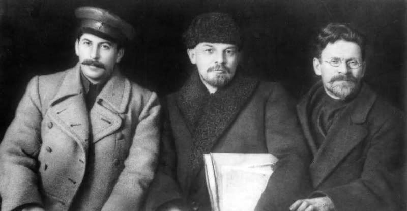 http://i146.photobucket.com/albums/r265/generalnick1/Stalin-Lenin-Kalinin-1919.jpg