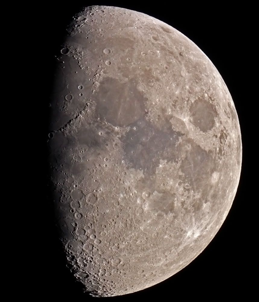 IMAGE: http://i146.photobucket.com/albums/r279/gabebalazs/Moon2009_06_30.jpg