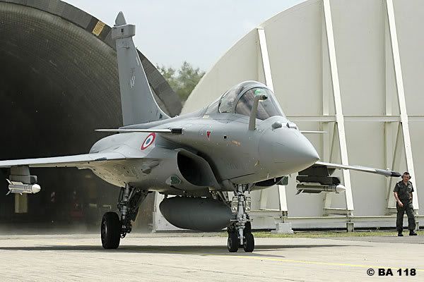 http://i146.photobucket.com/albums/r279/sampaix/260606_le_rafale_prend_la_perman-2.jpg