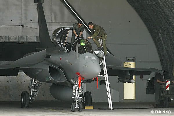 http://i146.photobucket.com/albums/r279/sampaix/260606_le_rafale_prend_la_permanenc.jpg