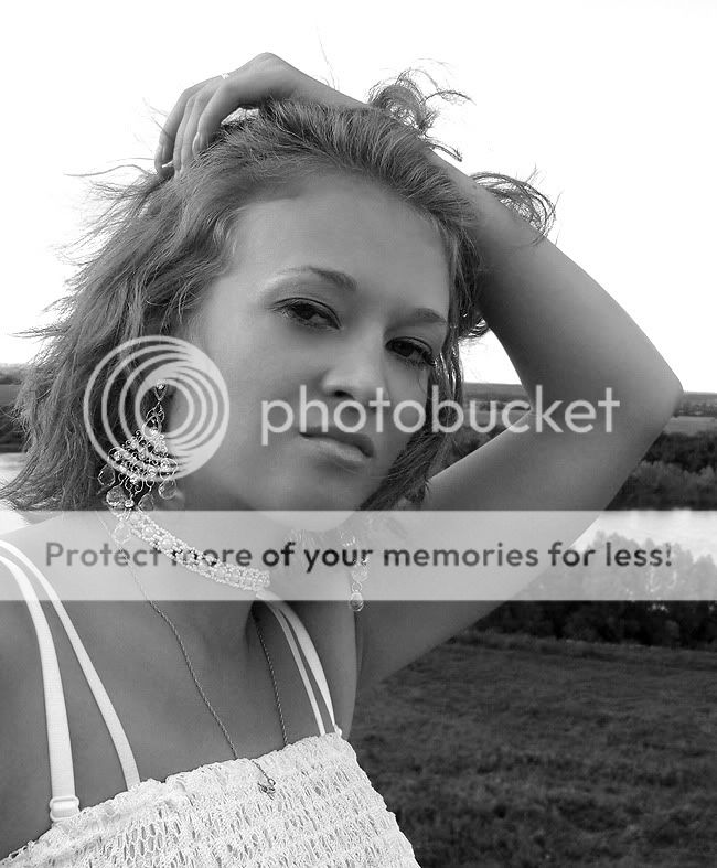 http://i146.photobucket.com/albums/r270/krbiska/MoiFoto/Photo_by_me/People/Feel_the_summer_winds-3.jpg