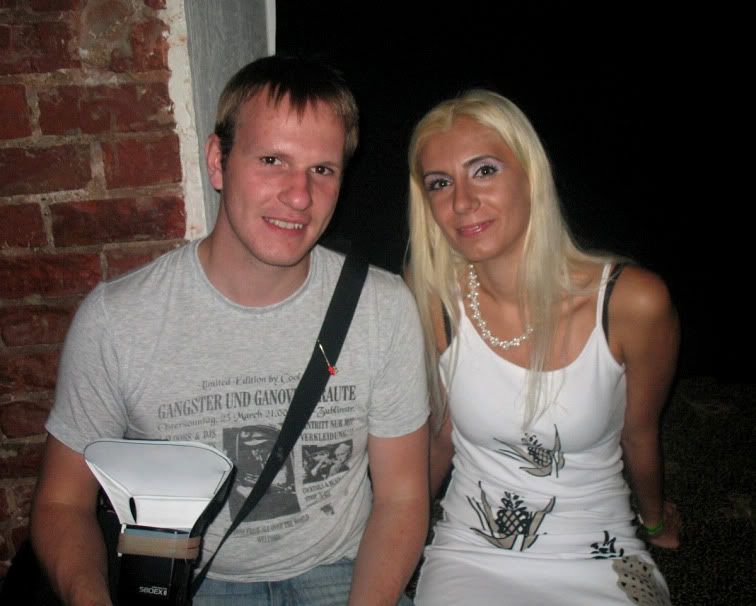 http://i146.photobucket.com/albums/r270/krbiska/MoiFoto/With_Friends/Clubs_2010-3.jpg