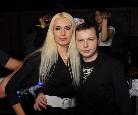 http://i146.photobucket.com/albums/r270/krbiska/MoiFoto/With_Friends/Clubs_2011-1.jpg