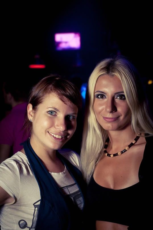 http://i146.photobucket.com/albums/r270/krbiska/MoiFoto/With_Friends/Clubs_2011-5.jpg